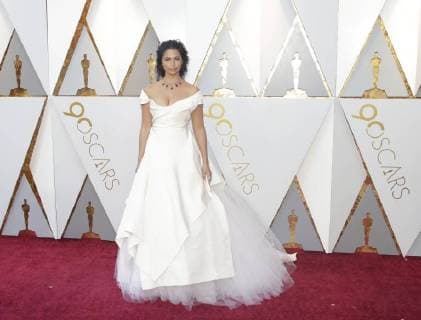 Camila Alves arrives on the red carpet for the 90th annual Academy Awards at the Dolby Theatre in the Hollywood section of Los Angeles on March 4, 2018.  LAP20180304217 JOHNxANGELILLO