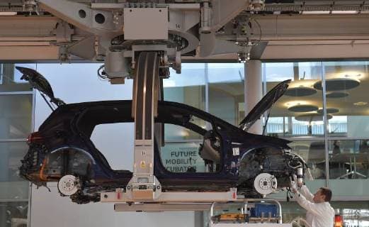 5 3 2018 e Golf production in the Transparent Factory of Volkswagen in Dresden from mid-April 2018, the daily production of the electric vehicle will be increased from 36 to 72 Dresden Saxony Germany