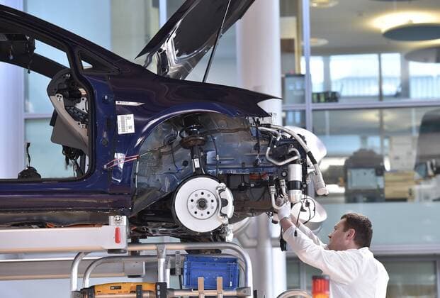 5 3 2018 e Golf production in the Transparent Factory of Volkswagen in Dresden from mid-April 2018, the daily production of the electric vehicle will be increased from 36 to 72 Dresden Saxony Germany