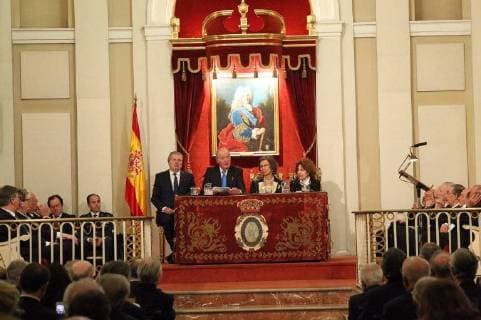 Acto academico con motivo del 80 aniversario de Su Majestad el Rey Don Juan Carlos en la Real Academia de Historia JUAN CARLOS DE BORBON Y BORBON;SOFIA DE GRECIA;INIGO MENDEZ DE VIGO; 05 03 2018 Kings Juan Carlos and Sofia during the academic ceremony with the that the Royal Academy of History pays homage to Don Juan Carlos on the occasion of its 80th anniversary, which was held on January 5 on Monday 05 March 2018. CordonPress EP888  CasaxReal Acto academico con motivo del 80 aniversario de Su Majestad el R