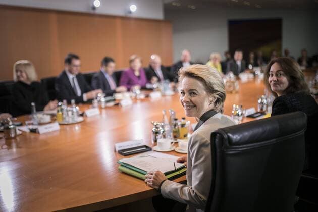 Themen der Woche Bilder des Tages Ursula von der Leyen, CDU, Bundesverteidigungsministerin, aufgenommen im Rahmen der letzten Sitzung vom Kabinett Merken III in Berlin, 07.03.2018. Berlin Deutschland *** Ursula von der Leyen CDU Federal Defense Minister was admitted at the last meeting of the cabinet Merken III in Berlin 07 03 2018 Berlin Germany Copyright: xFlorianxGaertner photothek.netx