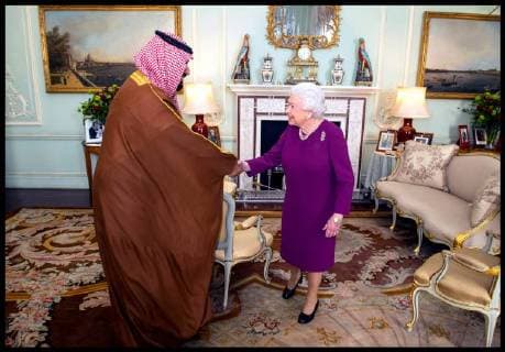 Themen der Woche Bilder des Tages . 07 03 2018. London, United Kingdom. HM Queen Elizabeth II meets Crown Prince of Saudi Arabia. Queen Elizabeth II greets Mohammed bin Salman, the Crown Prince of Saudi Arabia, during a private audience at Buckingham Palace in London.  xi-Imagesx xPoolx IIM-17177-0006