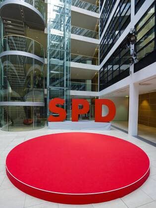 An empty stage stands before the letters of the SPD in Willy Brandt House Berlin 09 03 2018 Berlin Germany Copyright: xThomasxTrutschel photothek.netx