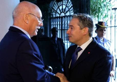 Paraguayan Chancellor Eladio Loizaga (L) and Canadian Minister of International Trade, François-Philippe Champagne, talk before a meeting at the headquarters of the Ministry of Foreign Affairs of Paraguay in Asuncion, Paraguay, 09 March 2018. The four foreign ministers of Mercosur (Argentina, Brazil, Paraguay and Uruguay) will formalize today in Asuncion the beginning of negotiations for a free trade agreement with Canada, a country represented at the summit by its Minister of International Trade, François-Philippe Champagne. Ministers of Foreign Affairs of Mercosur meet in Asuncion for negotiations with Canada !ACHTUNG: NUR REDAKTIONELLE NUTZUNG!  Copyright: xAndresxCristaldox ASU05 20180309-636562097504038287