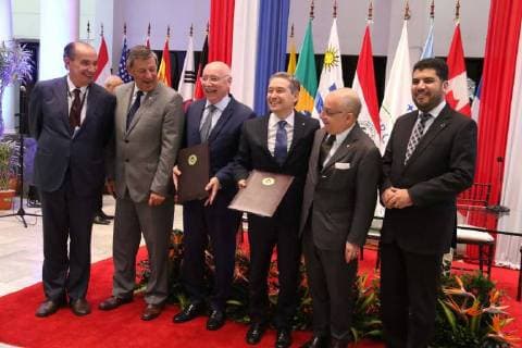 (L-R) Brazilian Foreign Minister Aloysio Nunes, Uruguayan Chancellor Rodolfo Nin Nova, Paraguayan Chancellor Eladio Loizaga, Canadian Minister of International Trade, François-Philippe Champagne, Argentinian Chancellor Jorge Faurie, and Minister of Industry, Foreign Trade and Services of Brazil Marcos Jorge de Lima participate in the signing of a joint statement that will give way to negotiations between Mercosur and Canada at the headquarters of the Ministry of Foreign Affairs of Paraguay in Asuncion, Paraguay, 09 March 2018. The four foreign ministers of Mercosur (Argentina, Brazil, Paraguay and Uruguay) will formalize the beginning of negotiations for a free trade agreement with Canada, represented at the summit by its Minister of International Trade, Francois-Philippe Champagne. Ministers of Foreign Affairs of Mercosur meet in Asunci Copyright: xAndresxCristaldox ASU15 20180309-636562134684512287