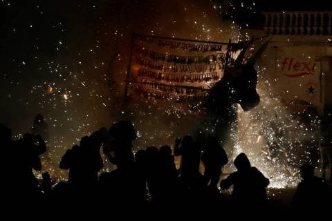 Bilder des Tages Hundreds of people participate in the traditional burning of pyrotechnic bulls in honor of Saint John of God in Tultepec, Mexico State, Mexico, in the early hours of 09 March 2018. Within the framework of the 30th edition of the National Fireworks Fair, the pyrotechnic artisans commemorate their patron Saint John of God with the burning of hundreds of pyrotechnic bulls. Day of Saint John of God !ACHTUNG: NUR REDAKTIONELLE NUTZUNG!  Copyright: xHugoxOrtunox MEX13 20180309-636562155515158287