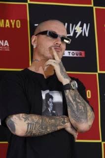 Colombian singer J. Balvin poses during a press conference in Mexico City, Mexico, 09 March 2018. Balvin announced a concert next 26 May as part of his Vibras Tour at the Mexico City Arena. J Balvin presents upcoming concert in Mexico City !ACHTUNG: NUR REDAKTIONELLE NUTZUNG!  Copyright: xSashenkaxGutierrezx MDF001 20180309-636562303663666940
