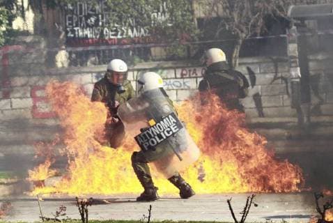 Themen der Woche Bilder des Tages March 10, 2018 - Thessaloniki, Greece - Protesters clash with riot police during Balkan Internationalist Rally in Thessaloniki on March 10, 2018. Thessaloniki Greece  - ZUMAn230 20180310_zaa_n230_121 Copyright: xGrigorisxSiamidisx