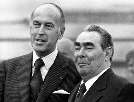 Valery Giscard d Estaig French politician and Leonid Brezhnev of Russia., Copyright: Topfoto  !ACHTUNG AUFNAHMEDATUM GESCHÄTZT! UnitedArchives1324469