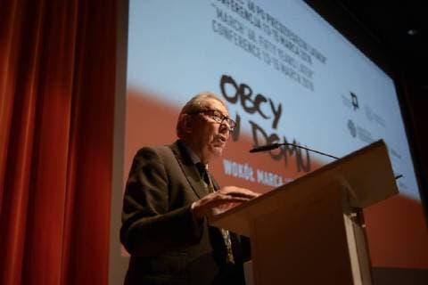 March 13, 2018 - Warsaw, Poland - Antony Polonsky, Professor Emeritus at Brandeis University and hief historian at POLIN is seen speaking during the opening of the March 68. Fifty years later conference at the Museum of the History of Polish Jews (POLIN) in Warsaw, Poland on March 13, 2018. Warsaw Poland  - ZUMAn230 20180313_zaa_n230_290 Copyright: xJaapxArriensx