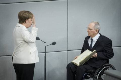 Bundeskanzlerin Angela Merkel, CDU, wird vereidigt durch Bundestagspraesident Wolfgang Schaeuble (R) im Rahmen der Vereidigung der neuen Bundesregierung in Berlin, 14.03.2018. Berlin Deutschland *** German Chancellor Angela Merkel CDU is sworn in by Bundestag President Wolfgang Schaeuble R in the context of the swearing-in of the new Federal Government in Berlin 14 03 2018 Berlin Germany Copyright: xFlorianxGaertner photothek.netx