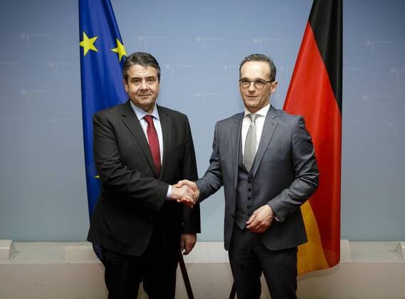 Bilder des Tages Amtsuebergabe im Auswaertigen Amt mit dem neuen Bundesaussenminister Heiko Maas, SPD, und seinem Amtsvorgaenger Sigmar Gabriel. Berlin, 14.03.2018, Berlin Deutschland *** Assignment of office in the Foreign Office with the new Federal Foreign Minister Heiko Maas SPD and his Amtsvorgaenger Sigmar Gabriel Berlin 14 03 2018 Berlin Germany Copyright: xThomasxKoehler photothek.netx