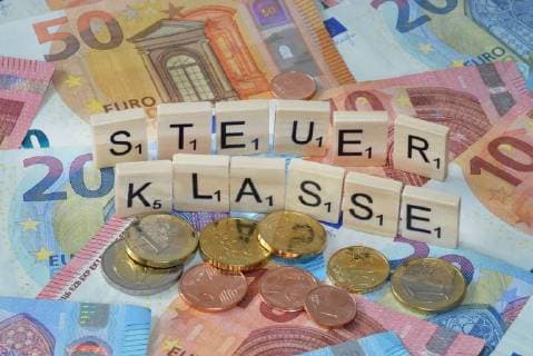 Symbolfoto Wirtschaftsbegriff Steuerklasse *** Symbolfoto economic term tax code