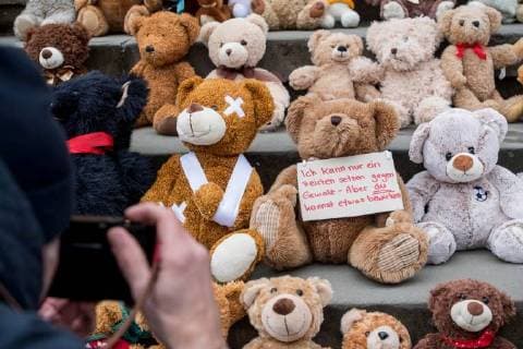 Children and adolescents erected a memorial from 740 donated teddy bears on the stairs to the Konzerthaus on Berlins Gendarmenmarkt on Thursday 15 03 18 With the Teddy Bear action, the aid organization World Vision Deutschland called attention to the suffer Copyright: epd-bild ChristianxDitsch EDITORIAL USE ONLY