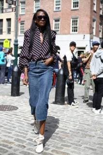 A chic showgoer posing outside of the Tibi runway show during New York Fashion Week - Sept 9, 2017 - NYFW: Spring 2018 Street Style Day 3, New York City New York United States  Copyright: xValentinaxRanierix h_00444614