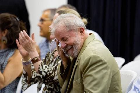 Bilder des Tages March 16, 2018 - Sao Paulo, Sao Paulo, Brazil - Former president of Brazil LUIZ INACIO LULA DA SILVA takes part in the launch of the book The truth will win in Sao Paulo, Brazil. The book is based on interviews and depositions of the former president, collected by several journalists. Sao Paulo Brazil - ZUMAl146 20180316_zaf_l146_004 Copyright: xPauloxLopesx