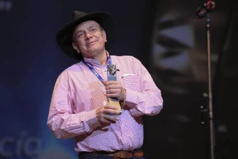 The director Enrique García receives the Mezcal award for the documentary Ayotzinapa, el paso de la Tortuga during the Guadalajara Film Festival, in Guadalajara, Mexico, on 16 March 2018. The Peruvian documentary Winaypacha and Matar a Jesús , co-production of Colombia and Argentina, rose today as the most winning films of the 33rd edition of the International Film Festival in Guadalajara, which in 2019 will have Chile as guest of honor. Winaypacha and Matar a Jesús triumph at the Guadalajara Film Festival !ACHTUNG: NUR REDAKTIONELLE NUTZUNG!  Copyright: xCarlosxZepedax MEX80 20180317-636568632811062256