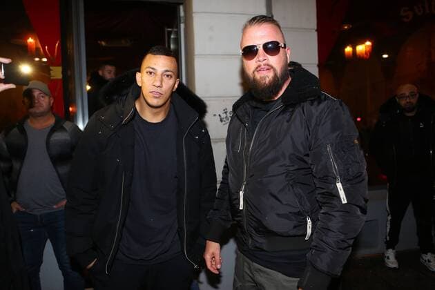 Im Bild: Kollegah und Farid Bang bei einer Autogrammstunde nach ihrem abgesagten Konzert in Dresden Dresden - Trotz abgesagtem Konzert: Kollegah und Farid Bang kommen nach Dresden *** In the picture Kollegah and Farid Bang at an autograph session after their canceled concert in Dresden Dresden Despite a canceled concert Kollegah and Farid Bang are coming to Dresden xcex
