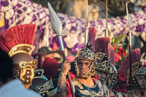 March 18, 2018 - San Miguel De Allende, Guanajuato, Mexico - Catholic faithful dressed as Roman Centurions escort a life-sized figure of Christ eight miles from Atotonilco to San Miguel during the Our Lord of the Column procession marking the start of Holy Week March 18, 2018 in San Miguel de Allende, Mexico. Holy week lasts two weeks in the festival central Mexican town. San Miguel De Allende Mexico - ZUMAe02_ 20180318_zaf_e02_011 Copyright: xRichardxEllisx