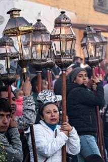 March 18, 2018 - San Miguel De Allende, Guanajuato, Mexico - Roman Catholic faithful carry candles as they join the Our Lord of the Column procession marking the start of Holy Week March 18, 2018 in San Miguel de Allende, Mexico. The midnight procession involves a life-sized figure of Christ carried eight miles from Atotonilco to San Miguel on the shoulders of the faithful. Holy week lasts two weeks in the festival central Mexican town. San Miguel De Allende Mexico - ZUMAe02_ 20180318_zaf_e02_010 Copyright: xRichardxEllisx