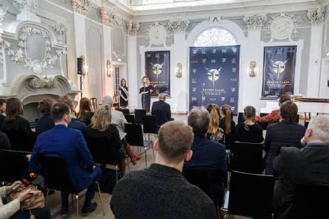 20.03.2018, Tallinn Kadrioru lossis toimus auhinnatseremoonia Kuldne Plaat 2018, kus tunnustati Eesti edukamaid muusikailma tegijaid. The Estonian Music Awards are the annual Estonian pop music awards. The awards began in 1998, when the Estonian Association of the Phonogram Producers first awarded the Golden Record (Estonian: Kuldne Plaat) to the most successful artists. Foto: Konstantin Sednev Eesti Meedia Tallinn Harjumaa Estonia  Copyright: xKonstantinxSednevx