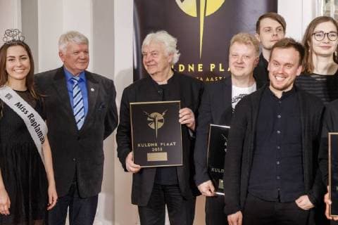 20.03.2018, Tallinn Kadrioru lossis toimus auhinnatseremoonia Kuldne Plaat 2018, kus tunnustati Eesti edukamaid muusikailma tegijaid. The Estonian Music Awards are the annual Estonian pop music awards. The awards began in 1998, when the Estonian Association of the Phonogram Producers first awarded the Golden Record (Estonian: Kuldne Plaat) to the most successful artists. Foto: Konstantin Sednev Eesti Meedia Tallinn Harjumaa Estonia  Copyright: xKonstantinxSednevx