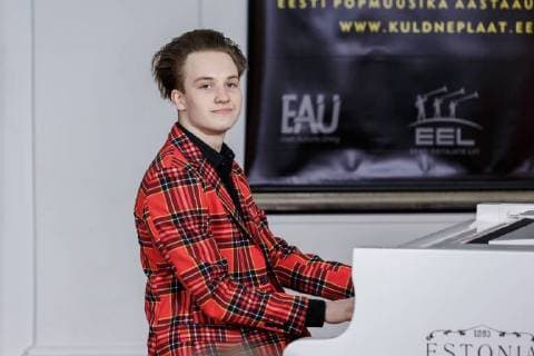 20.03.2018, Tallinn Kadrioru lossis toimus auhinnatseremoonia Kuldne Plaat 2018, kus tunnustati Eesti edukamaid muusikailma tegijaid. The Estonian Music Awards are the annual Estonian pop music awards. The awards began in 1998, when the Estonian Association of the Phonogram Producers first awarded the Golden Record (Estonian: Kuldne Plaat) to the most successful artists. Foto: Konstantin Sednev Eesti Meedia Tallinn Harjumaa Estonia  Copyright: xKonstantinxSednevx