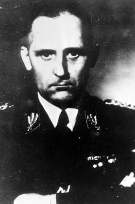 IMAGO History, Zweiter Weltkrieg: 1939 - 1945 BODY OF GESTAPO CHIEF HEINRICH MUELLER H EXHUMED IN WEST BERLIN ; 30 SEPTEMBER 1963, Copyright: Topfoto  !ACHTUNG AUFNAHMEDATUM GESCHÄTZT! UnitedArchivesIPU464115