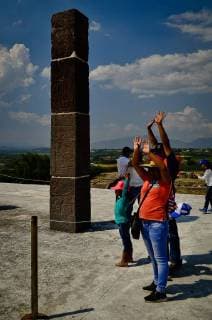 March 21, 2018 - March 21, 2018 Tula de Allende, Hidalgo. In the archaeological zone of TULA, located in Tula de Allende, in the state of Hidalgo, some people gathered to receive as each year the entrance of spring or Spring Equinox. Dressed in white and with arms to the sky receive solar energy. The main area where visitors gather is in the upper part of the Temple of Tlahuizcalpantecutli or also called Morning Star , next to the Tula atlantes, which are four anthropomorphic figures that represent the God Quetzalcoatl. PHOTO: OMAR LOPEZ - ZUMAl109 20180321_zap_l109_030 Copyright: xOmarxLopezx