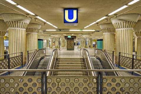 Mezzanine of the subway station Bockenheimer Warte with escalator to the platforms Bockenheim Frankfurt am Main Hesse Germany Europe Copyright: imageBROKER/GeorgxStelzner iblcag04647046.jpg