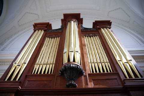 A pipe organ from 1830 by Thomas Appleton is on display at a press preview for The Art of Music: The New Musical Instruments Galleries at Metropolitan Museum of Art on March 23, 2018 in New York City. The Art of Music: presents four thousand years of musical instruments from across the globe.  NYP20180323152 JOHNxANGELILLO