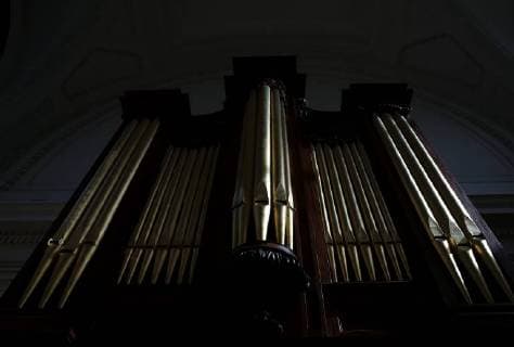 A pipe organ from 1830 by Thomas Appleton is on display at a press preview for The Art of Music: The New Musical Instruments Galleries at Metropolitan Museum of Art on March 23, 2018 in New York City. The Art of Music: presents four thousand years of musical instruments from across the globe.  NYP20180323153 JOHNxANGELILLO