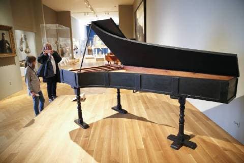 The worlds oldest existing grand piano from 1720 by Bartolomeo Cristofori is on display at a press preview for The Art of Music: The New Musical Instruments Galleries at Metropolitan Museum of Art on March 23, 2018 in New York City. The Art of Music: presents four thousand years of musical instruments from across the globe.  NYP20180323144 JOHNxANGELILLO