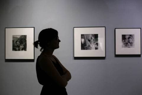 A woman visits the exhibition Frida Kahlo: Through the lens of Nickolas Muray at the Galerias del Palacio in Puebla, Mexico, 23 March 2018. The exhibition features 41 photographs in color and in black and white of the Mexican artists taken by her lover and confidant during the 30 s and 40 s. The intimacy of Frida Kahlo arrives in Mexico through the lens of Nickolas Muray !ACHTUNG: NUR REDAKTIONELLE NUTZUNG!  Copyright: xFranciscoxGuascox PUE01 20180323-636574411636941314