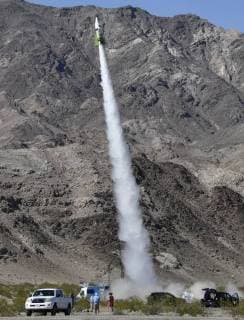 Themen der Woche Bilder des Tages 3-24-18. AMBOY CA. Rocketeer flat-earth Mad Mike Hughes launches his Liberty One rocket on the 3rd attempt Saturday. Mike Hughes suffered a minor back injuiey from the landing in the desert near Amboy. . LA DailyNews SCNG . Amboy U.S. - ZUMAbl1_ 20180324_zaf_bl1_002 Copyright: xGenexBlevinsx