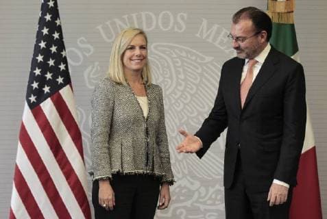 Luis Videgaray empfängt Kirstjen Nielsen in Mexiko-Stadt The Secretary of Internal Security of the United States, Kirstjen Nielsen, participates in a press conference with the Mexican Foreign Minister, Luis Videgaray (R), in the Secretary of Foreign Affairs of Mexico City, Mexico, on 26 March 2018. The relationship with the United States is defined by coincidences rather than differences, assured the Foreign Minister of Mexico, Luis Videgaray, during the visit of the Secretary of National Security of the United States, Kirstjen Nielsen. Videgaray says coincidences define Mexico-US relationship !ACHTUNG: NUR REDAKTIONELLE NUTZUNG!  Copyright: xMarioxGuzmánx MEX027 20180327-636577251543989095