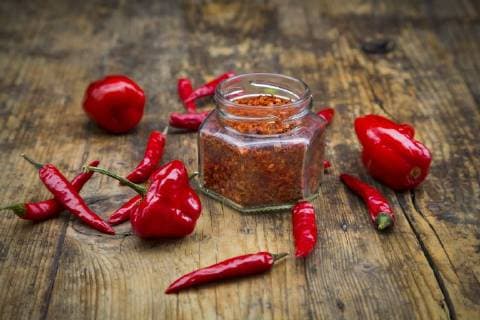 Red chilis and chili powder  LVF06731