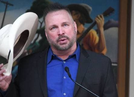 March 27, 2018 - Nashville, Tennessee, U.S. - 27 March 2018 - Nashville, Tennessee - Garth Brooks. 2018 Country Music Hall Of Fame Inductees Announcement at Country Music Hall of Fame and Museum. Photo Credit: Dara-Michelle Farr AdMedia Nashville U.S. - ZUMAa123 20180327_zaa_a123_006 Copyright: xDara-MichellexFarrAdmediax