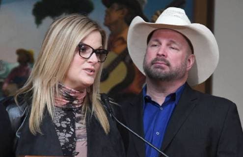March 27, 2018 - Nashville, Tennessee, U.S. - 27 March 2018 - Nashville, Tennessee - Trisha Yearwood, Garth Brooks. 2018 Country Music Hall Of Fame Inductees Announcement at Country Music Hall of Fame and Museum. Photo Credit: Dara-Michelle Farr AdMedia Nashville U.S. - ZUMAa123 20180327_zaa_a123_009 Copyright: xDara-MichellexFarrAdmediax