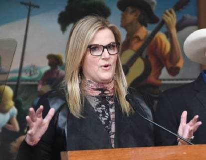 March 27, 2018 - Nashville, Tennessee, U.S. - 27 March 2018 - Nashville, Tennessee - Trisha Yearwood. 2018 Country Music Hall Of Fame Inductees Announcement at Country Music Hall of Fame and Museum. Photo Credit: Dara-Michelle Farr AdMedia Nashville U.S. - ZUMAa123 20180327_zaa_a123_019 Copyright: xDara-MichellexFarrAdmediax
