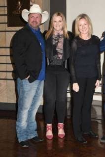 March 27, 2018 - Nashville, Tennessee, U.S. - 27 March 2018 - Nashville, Tennessee - Trisha Yearwood, Garth Brooks. 2018 Country Music Hall Of Fame Inductees Announcement at Country Music Hall of Fame and Museum. Photo Credit: Dara-Michelle Farr AdMedia Nashville U.S. - ZUMAa123 20180327_zaa_a123_022 Copyright: xDara-MichellexFarrAdmediax