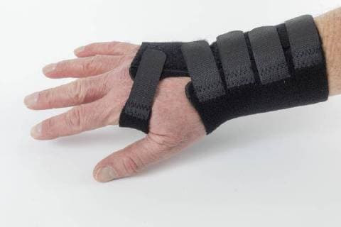 Schiene zur Behandlung des Karpaltunnelsyndrom , zur Linderung von Schmerzen, verursacht durch das Karpaltunnel Syndrom, *** Splint for the treatment of carpal tunnel syndrome for the relief of pain caused by the carpal tunnel syndrome