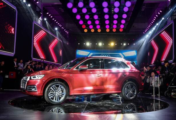 Themen der Woche Bilder des Tages (180329) -- CHANGCHUN, March 29, 2018 -- An Audi Q5L SUV is shown at the launching ceremony of FAW-Volkswagen s new Audi Q plant in Changchun, northeast China s Jilin Province, March 29, 2018. FAW-Volkswagen launched a new Audi Q plant here on Thursday. The new plant is designed with an annual production capacity of 150,000 Audi Q range vehicles. ) (lmm) CHINA-CHANGCHUN-AUTOMOBILE-AUDI Q-PLANT (CN) XuxChang 