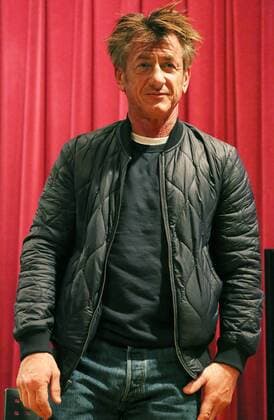 Bilder des Tages Philadelphia, Pa - Sean Penn pictured at the Philadelphia Free Library to give a talk about his book, Bob Honey Who Just Do Stuff in Philadelphia, Pa on March 29, 2018 Copyright: xStarxShooterx