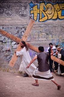 March 30, 2018 - March 30, 2018 Tlalnepantla, State of Mexico. In the community of Tlayacampa took place the commemoration of the Way of the Cross that refers to the different stages or moments lived by Jesus from the moment he was apprehended until his crucifixion and burial. William Barcenas interpreted Jesus. PHOTO: OMAR LOPEZ - ZUMAl109 20180330_zap_l109_001 Copyright: xOmarxLopezx