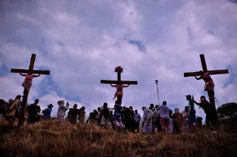 March 30, 2018 - March 30, 2018 Tlalnepantla, State of Mexico. In the community of Tlayacampa took place the commemoration of the Way of the Cross that refers to the different stages or moments lived by Jesus from the moment he was apprehended until his crucifixion and burial. William Barcenas interpreted Jesus. PHOTO: OMAR LOPEZ - ZUMAl109 20180330_zap_l109_007 Copyright: xOmarxLopezx