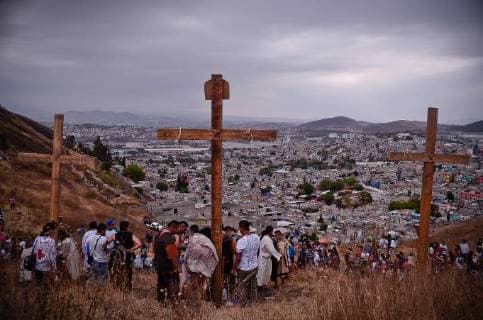 March 30, 2018 - March 30, 2018 Tlalnepantla, State of Mexico. In the community of Tlayacampa took place the commemoration of the Way of the Cross that refers to the different stages or moments lived by Jesus from the moment he was apprehended until his crucifixion and burial. William Barcenas interpreted Jesus. PHOTO: OMAR LOPEZ - ZUMAl109 20180330_zap_l109_015 Copyright: xOmarxLopezx