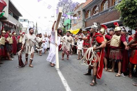 March 30, 2018 - CIUDAD DE MEXICO, Viacrucis-CDMX.- Aspectos de la 175 representacion de la Pasion de Cristo este viernes 30 de marzo 2018, en la delegacion Iztapalapa. Foto: Agencia EL UNIVERSAL Berenice Fregoso MAR  - ZUMAu78_ 20180330_zaf_u78_046 Copyright: xBerenicexFregosoxElxUniversalx
