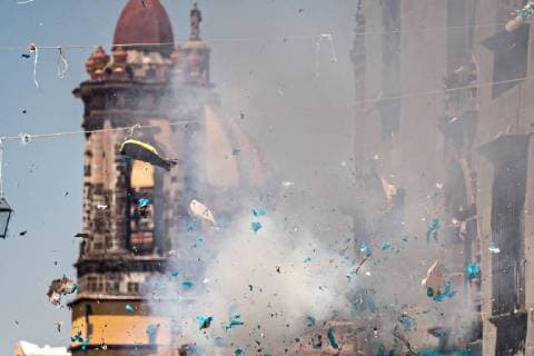 April 1, 2018 - San Miguel De Allende, Guanajuato, Mexico - An effigy of U.S. President Donald Trump explodes during the Burning of Judas Easter-time ritual marking the end of Holy Week April 1, 2018 in San Miguel de Allende, Mexico. While the tradition includes burning a paper effigy of Judas a recent popular addition has been paper doll caricatures of Donald Trump across Mexico. San Miguel De Allende Mexico - ZUMAe02_ 20180401_zaf_e02_009 Copyright: xRichardxEllisx