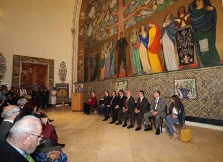 April 2, 2018 - EUM20180402ACT05.JPG.CIUDAD DE MEXICO, Museum Museo Carpizo.- Este lunes 2 de abril de 2018, se inaugura la Sala Jorge Carpizo del Museo de las Constituciones, en la colonia Centro. En la imagen, en el microfono, Luis Raul Gonzalez, titular de la Comision Nacional de los Derechos Humanos. Sentados: Manuel Velasco, gobernador de Chispas; Alfonso Navarrete Prida, secretario de Gobernacion; Alberto Vital, coordinador de Humanidades de la UNAM; Jose Narro, secretario de Salud; Alejandro Moreno, gobernador de Campeche y familiares de Jorge Carpizo. Foto: Agencia EL UNIVERSAL Berenice Fragoso RDB.  - ZUMAu78_ 20180402_zaf_u78_022 Copyright: xBerenicexFregosoxElxUniversalx